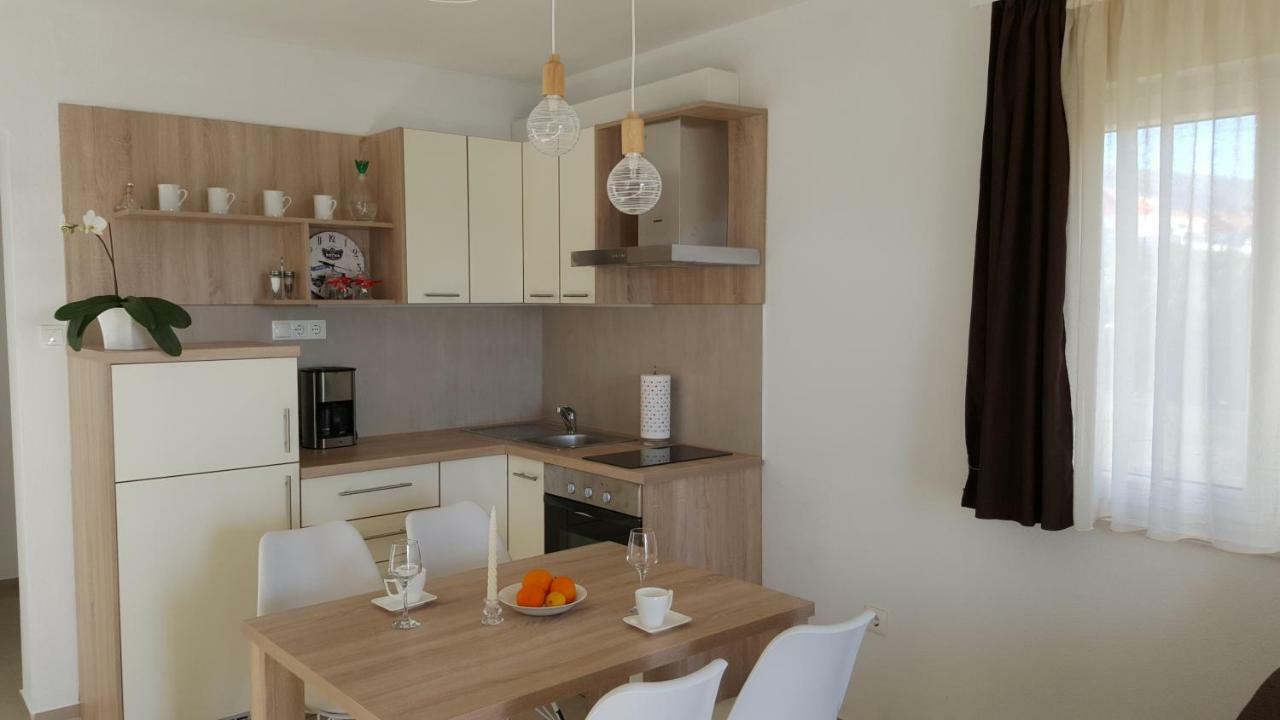 Apartments Anaivana Trogir Eksteriør bilde